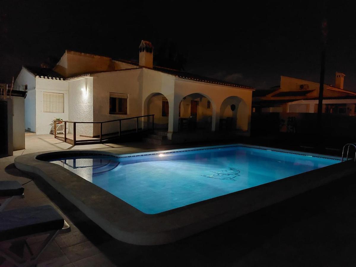 Zenia Hostel بلايا فلامنكا المظهر الخارجي الصورة